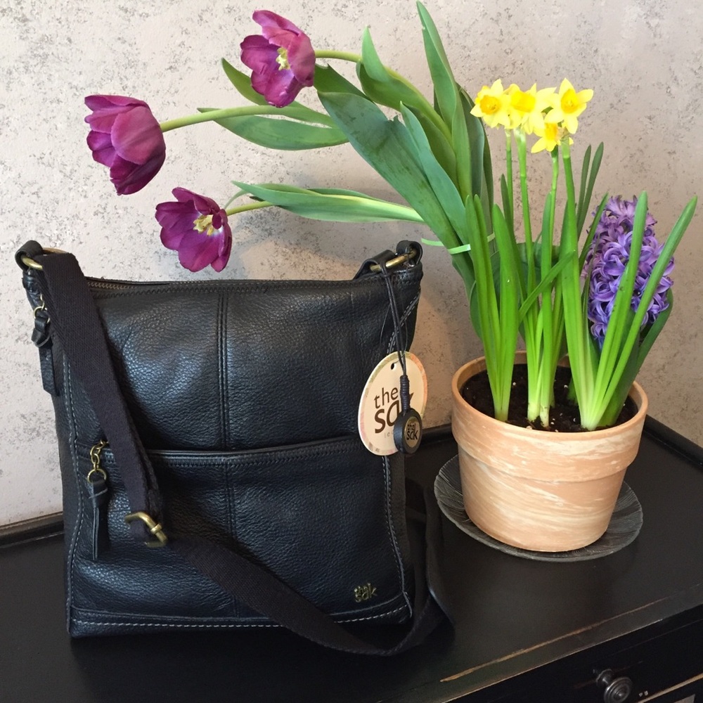 🌿NWT The Sak Iris Leather Crossbody🍃
